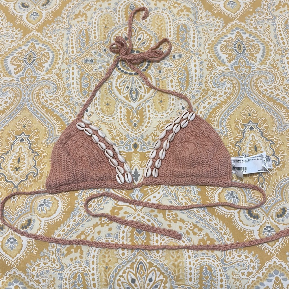 NWOT Forever 21 Crochet Triangle Top